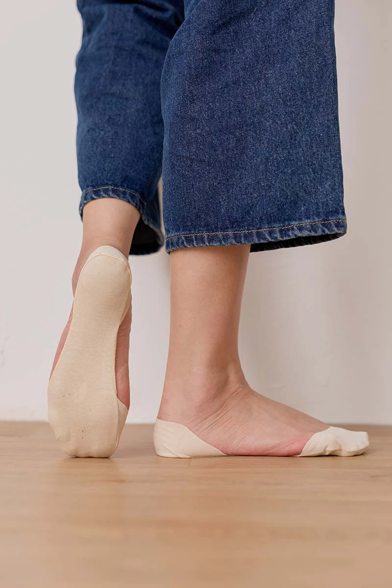 2-Pair Pack Non Slip Invisible Socks in Nude - Image 4