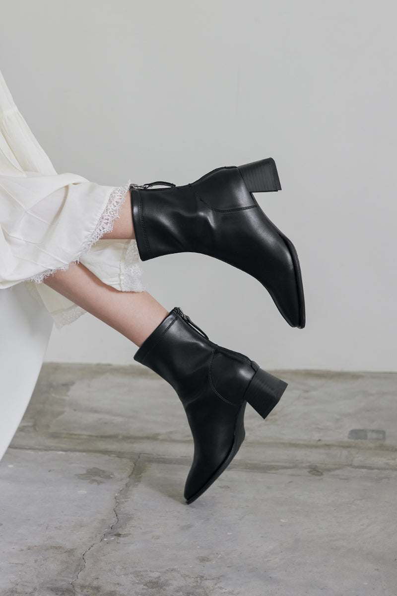 Aberdeen Block Heel Boots in Black - Image 3