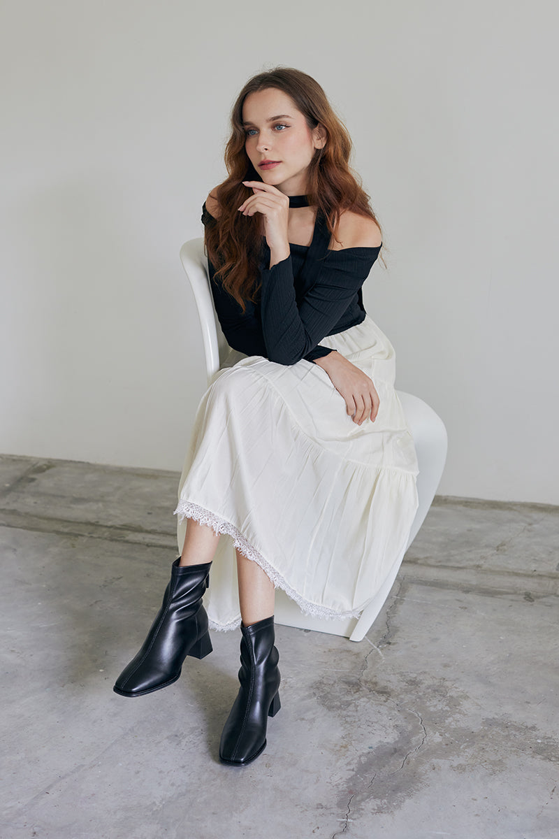 Aberdeen Block Heel Boots in Black - Image 4