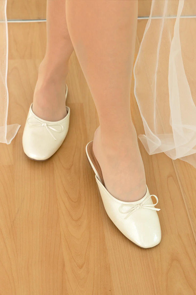 Amelina Patent Bow Mules in Cream - Image 3
