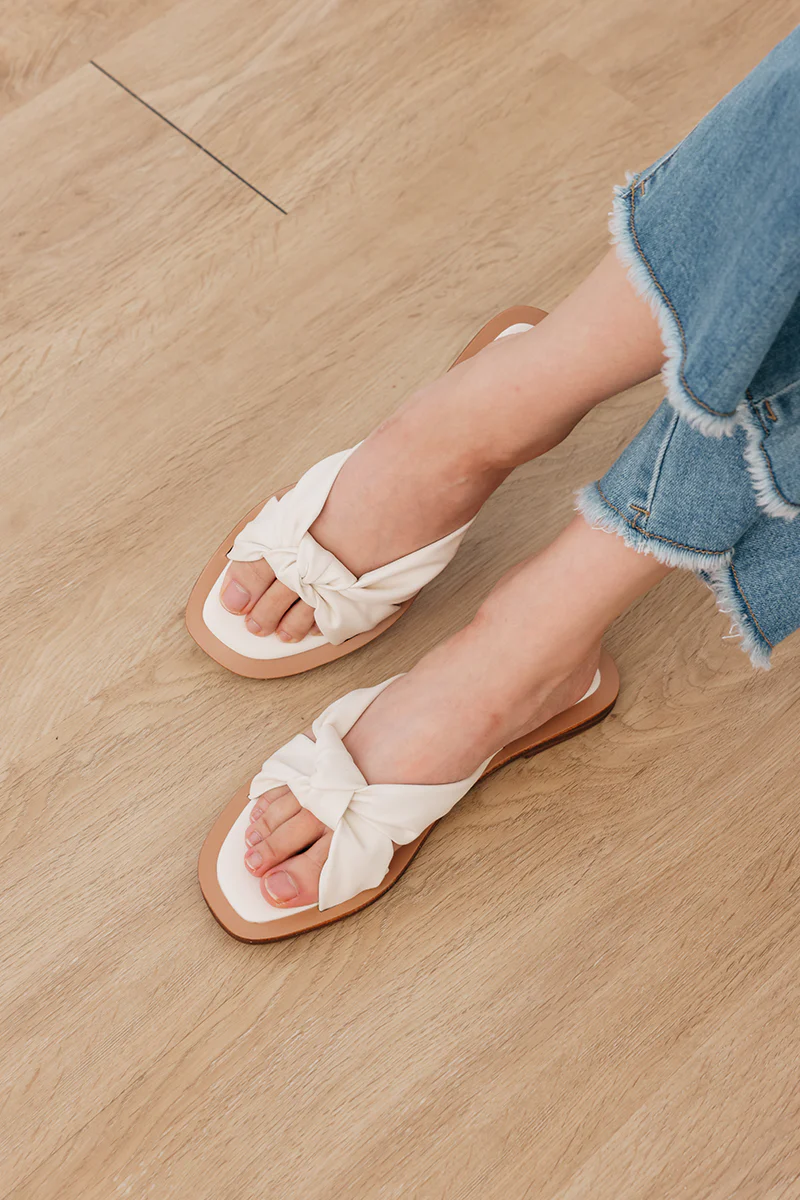 Arielle Knotted Sliders in Cream