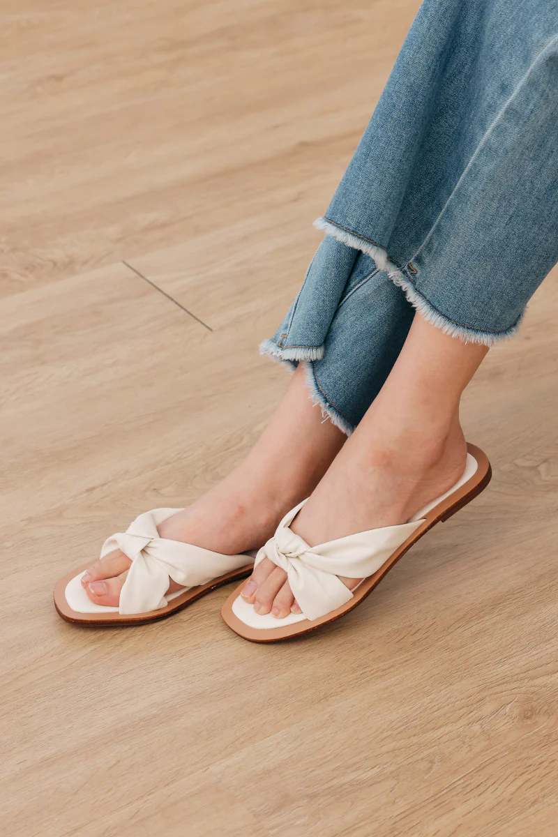 Arielle Knotted Sliders in Cream - Image 3