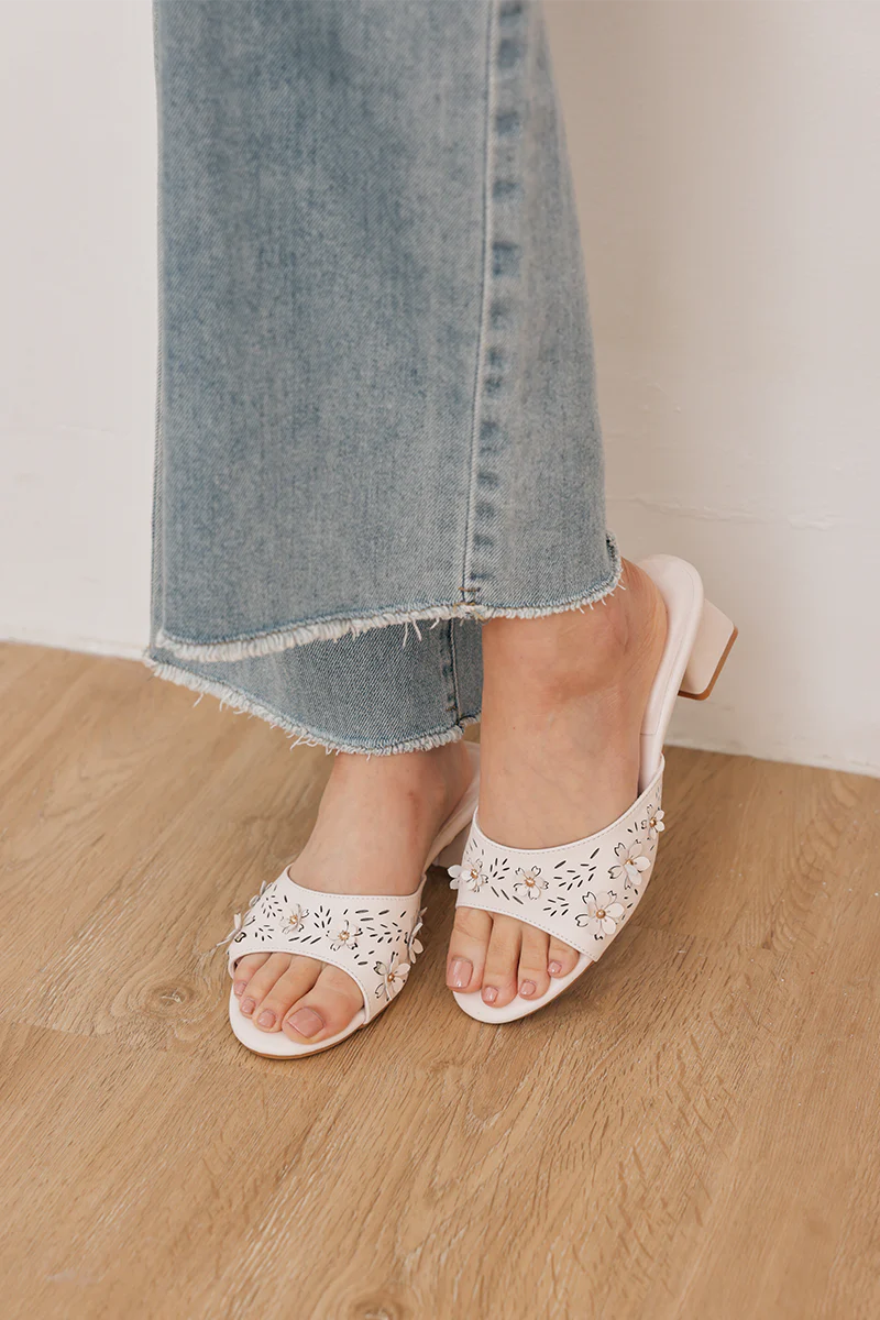 Avel Floral Block Heels in Cream - Image 4