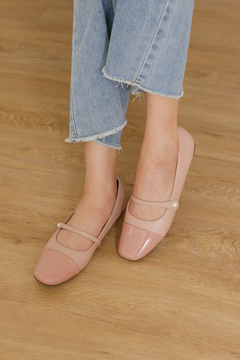 Averra Pearl Cloud Flats in Nude Pink - Image 3