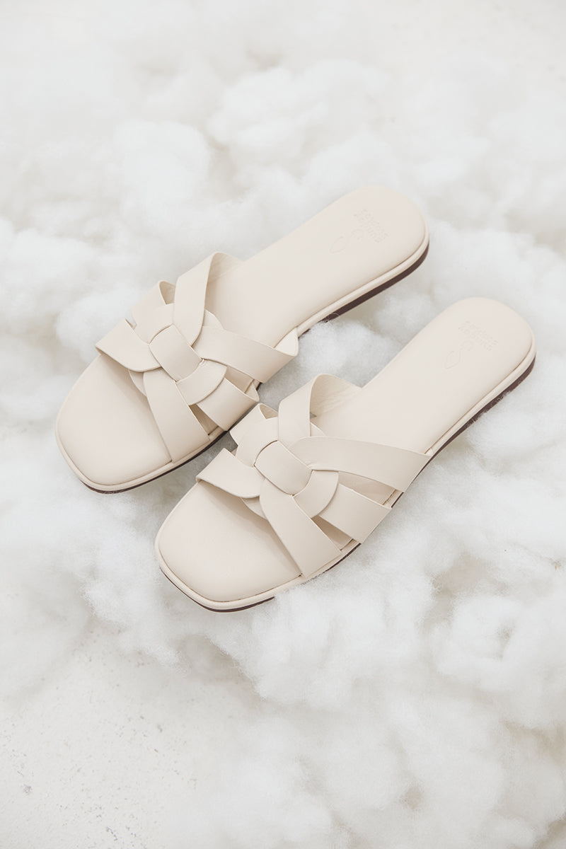 Bondi Cloud Sliders in Cream - Image 7