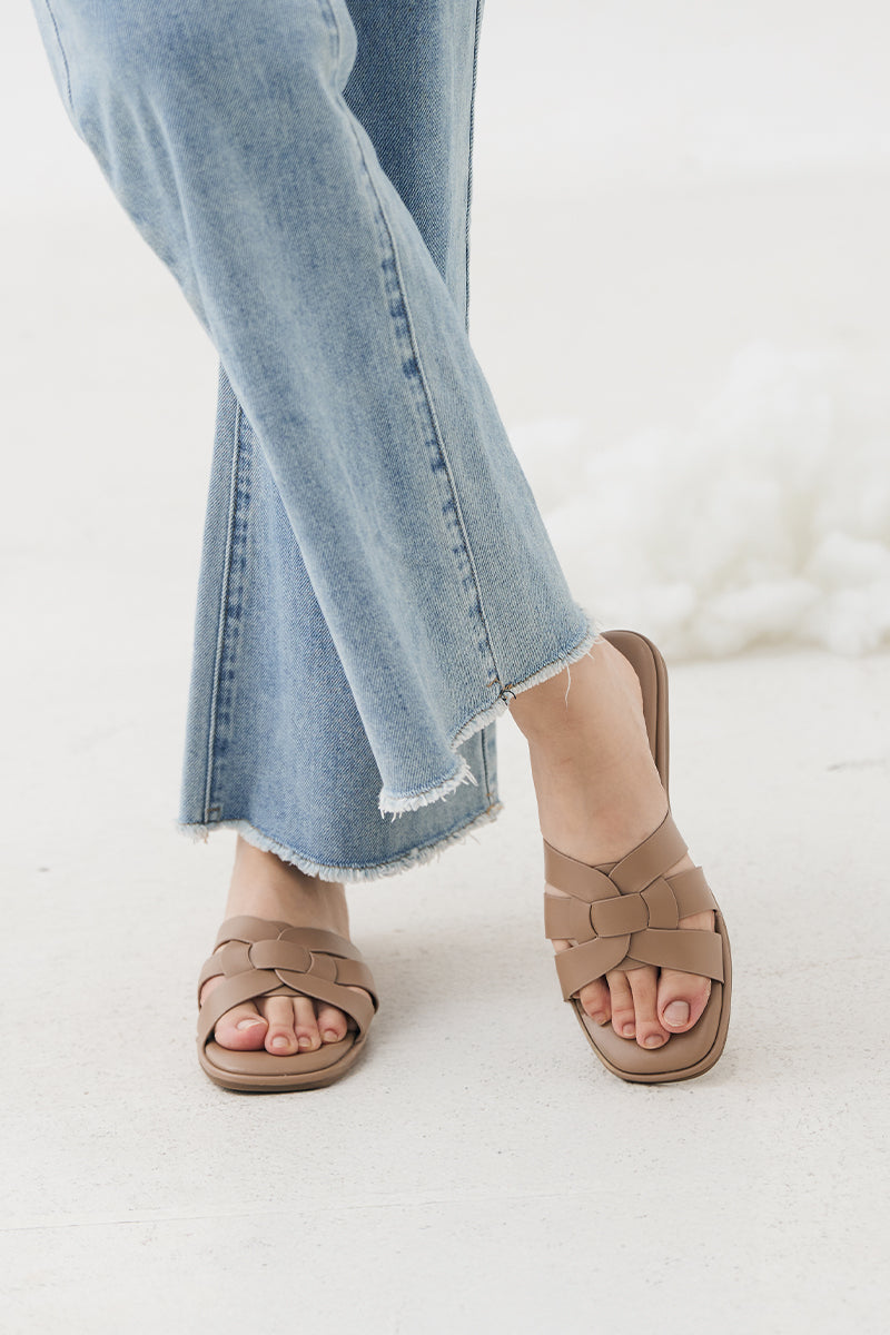 Bondi Cloud Sliders in Taupe - Image 2