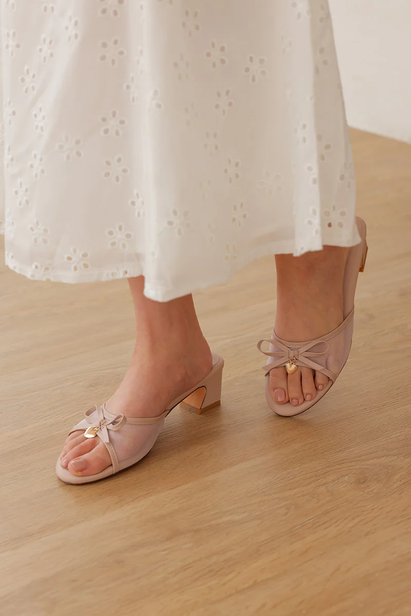Calyra Charmé Mesh Cloud Heels in Light Mauve - Image 4