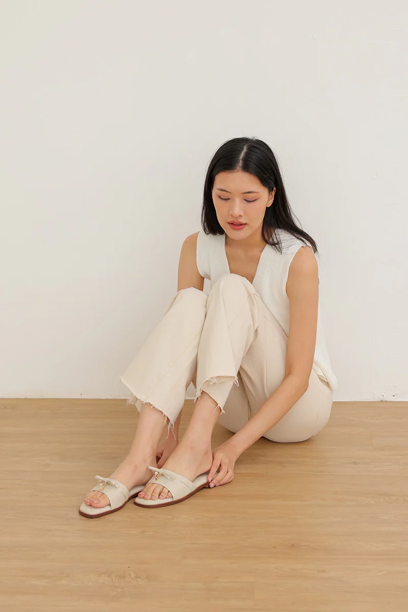 Claire Charmé Cloud Sliders in Waterproof Linen - Image 2