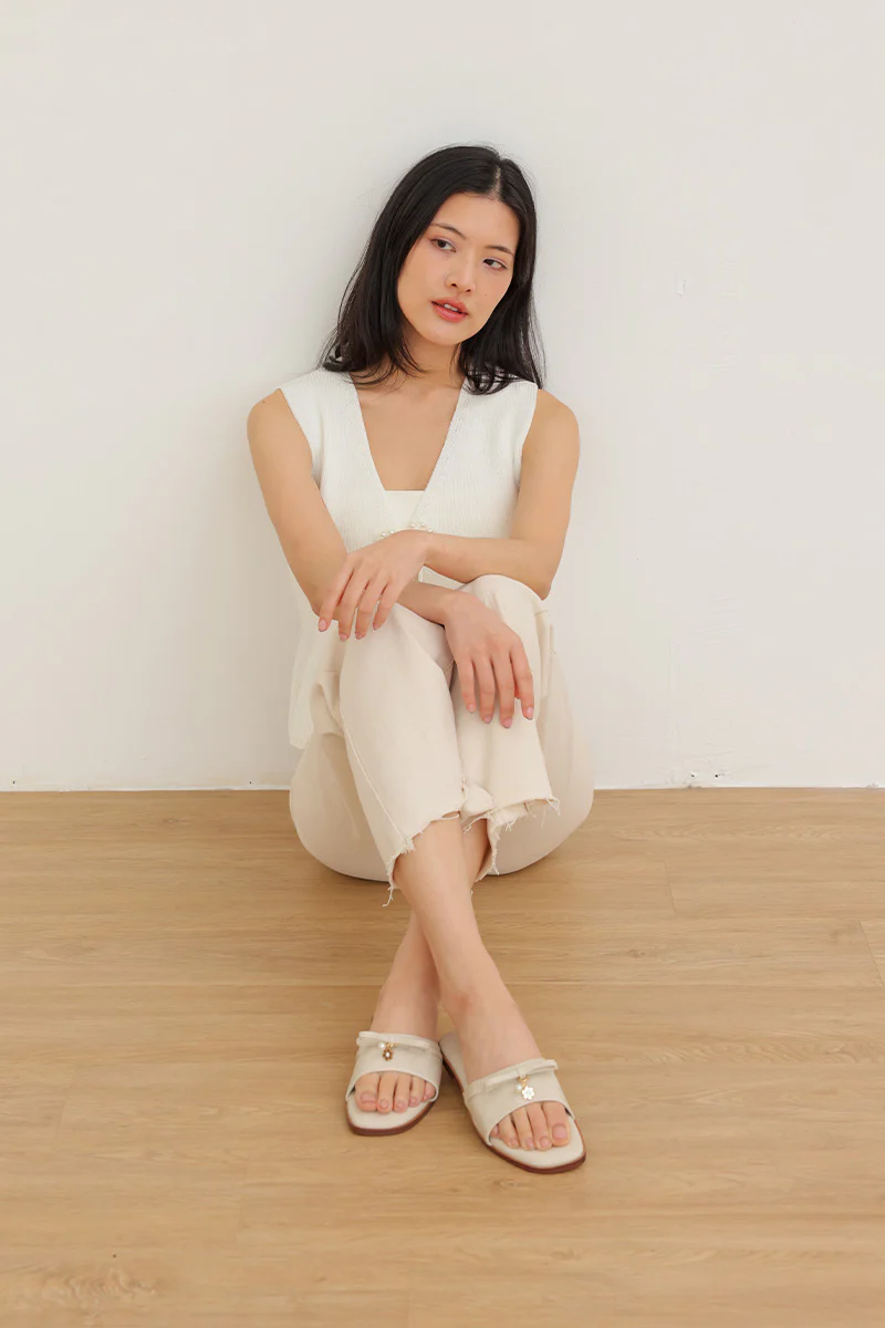 Claire Charmé Cloud Sliders in Waterproof Linen - Image 7