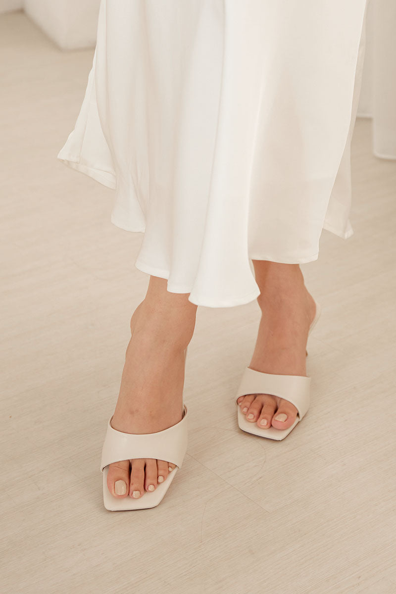 Deva Slip-on Heels in Cream - Image 3