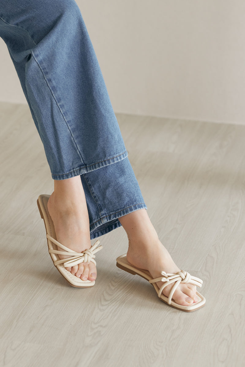 Devon Knotted Ribbon Sliders in Cream - Image 5