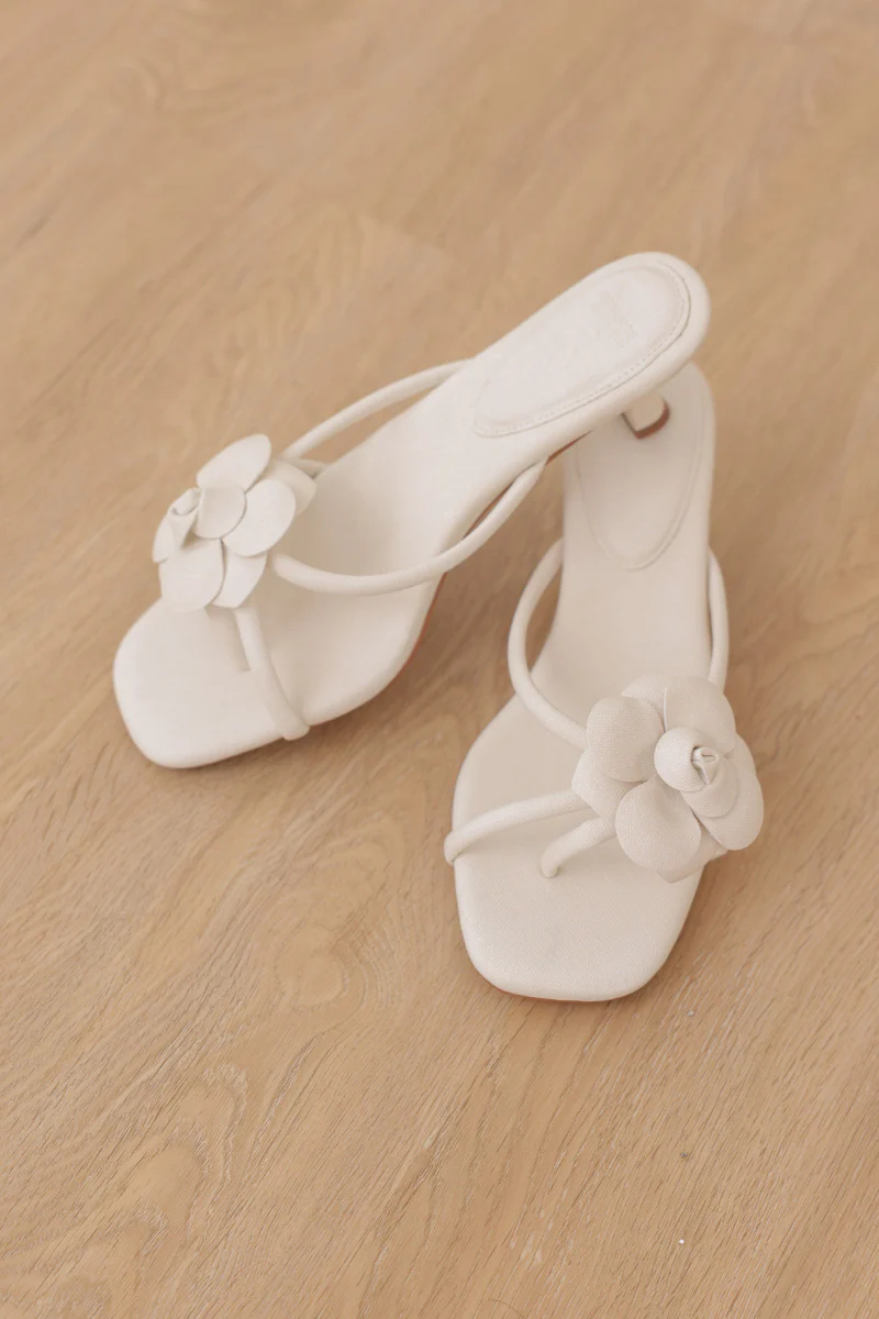 Florisse Heels in Waterproof Linen Cream - Image 4
