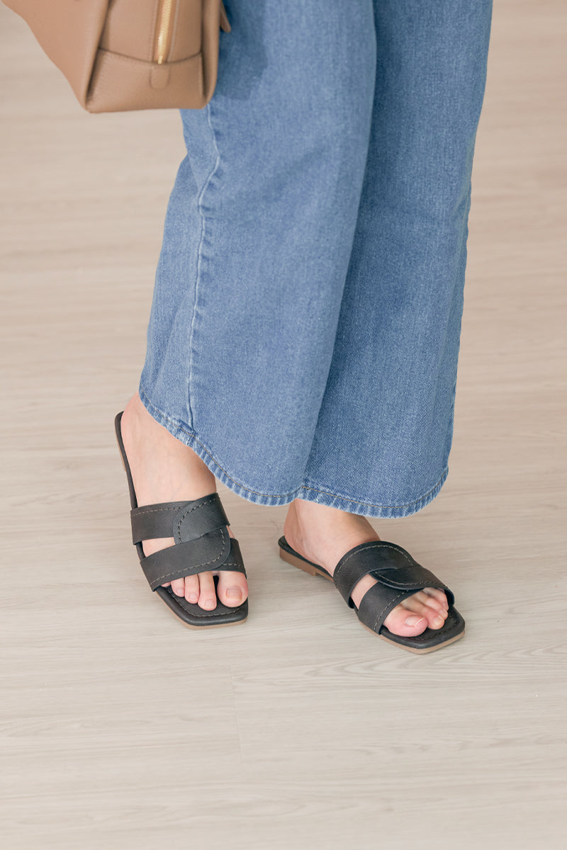 Ginette Interlocking Sliders in Volcanic Rock - Image 2