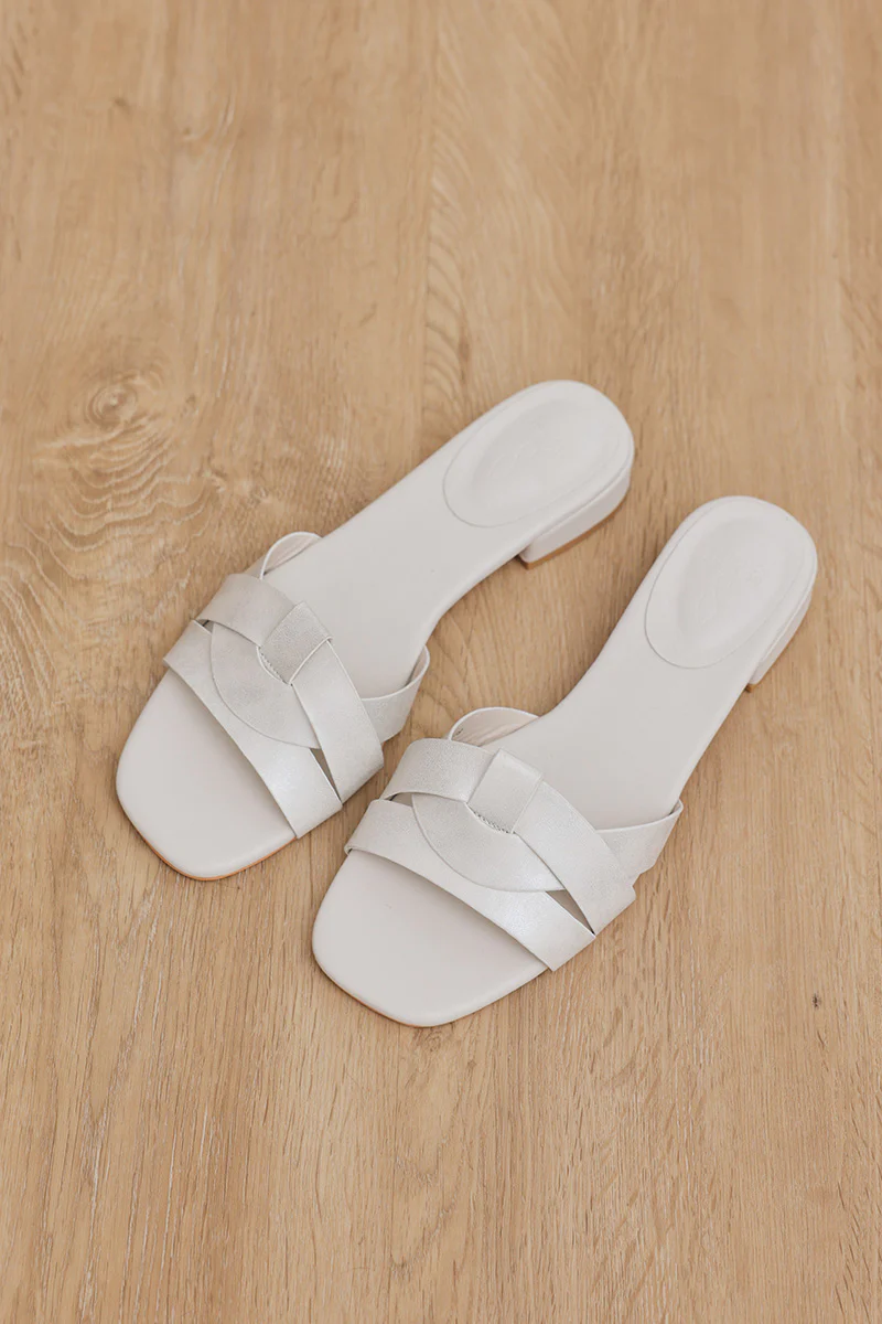 Giselle Interlocking Sliders in Cream Frost - Image 6
