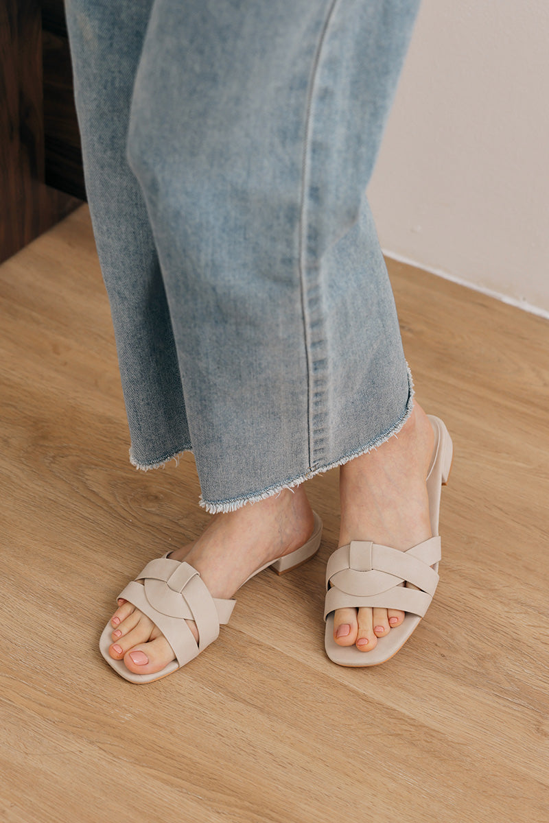 Giselle Interlocking Sliders in Nude - Image 3