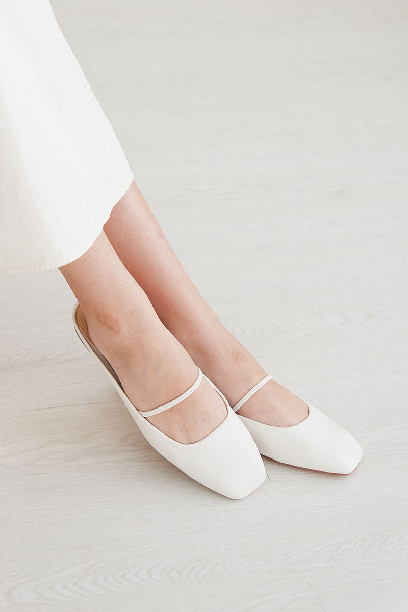 Greyer Slip-on Mule in Cream - Image 4