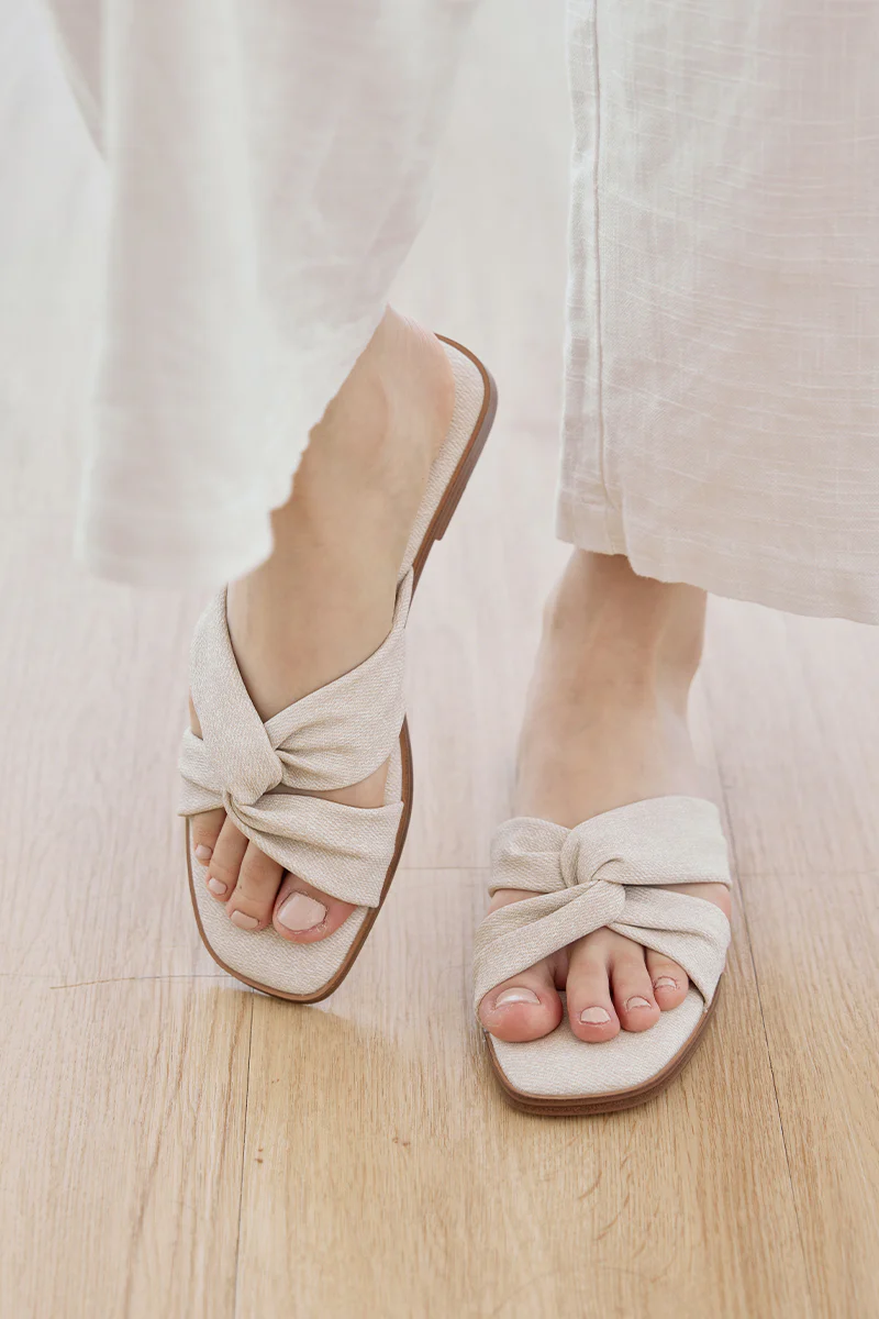 Jessa Cloud Sliders in Waterproof Linen - Image 4