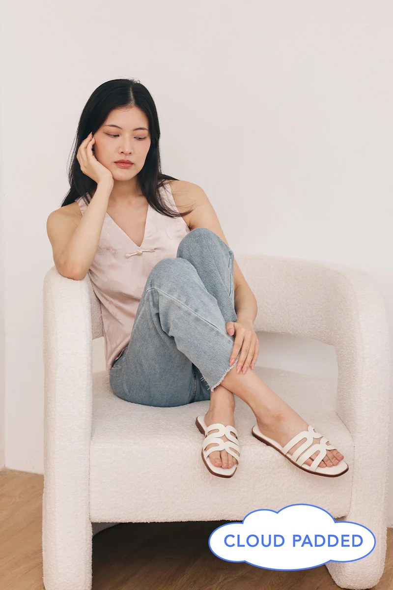 Kaela Cloud Sliders in Cream