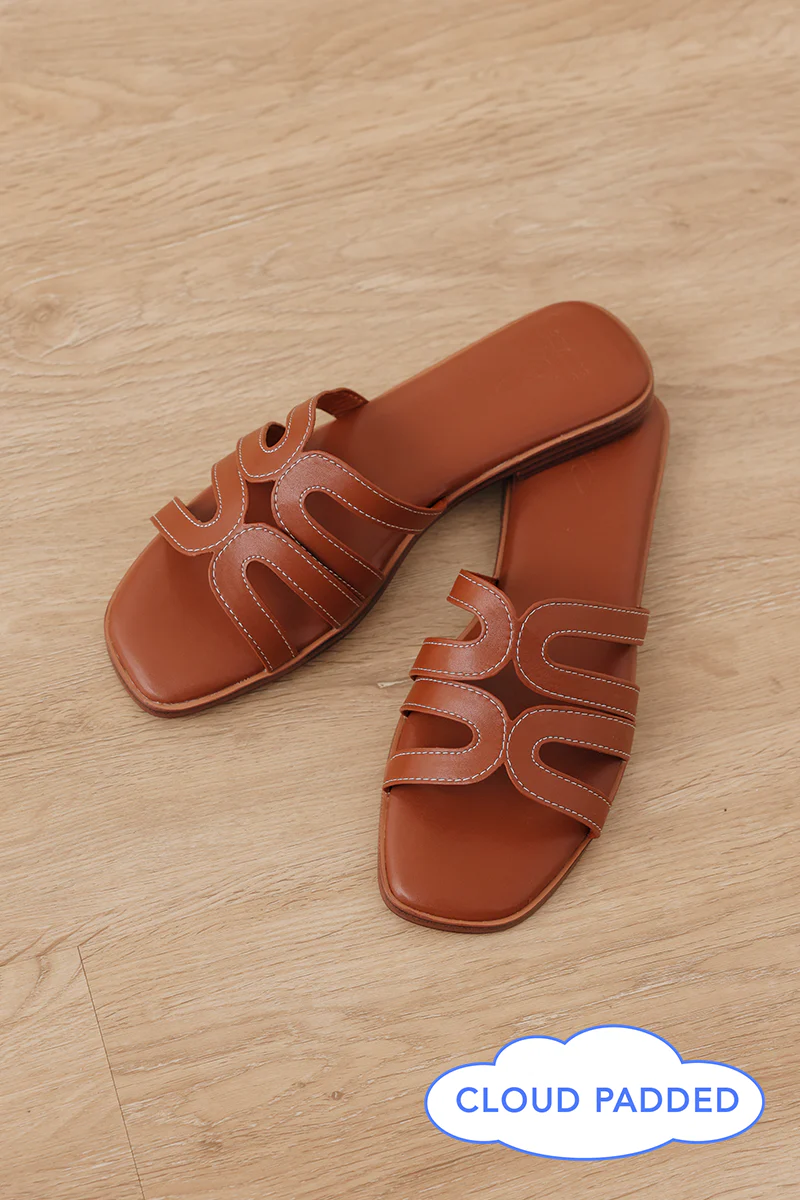 Kaela Cloud Sliders in Tan