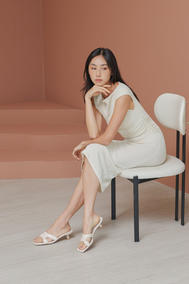 Kaia Interlocking Kitten Heels Cream Crinkled - Image 3
