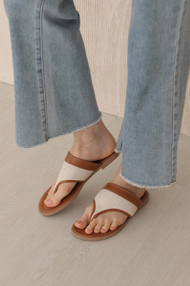 Kairi Thong Sandals in Tan / Waterproof Linen - Image 3