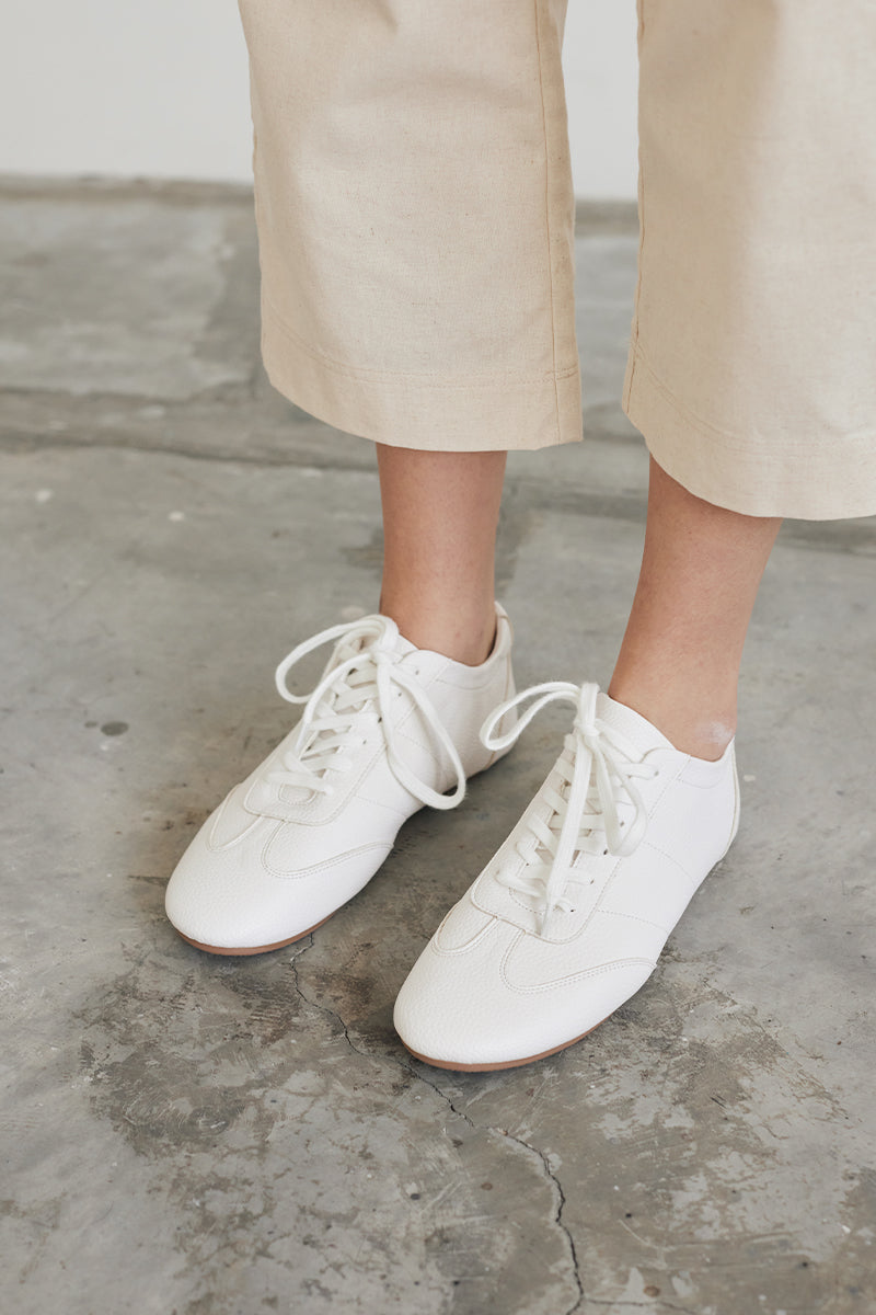Kennedy Pebbled Sneakers in White - Image 3