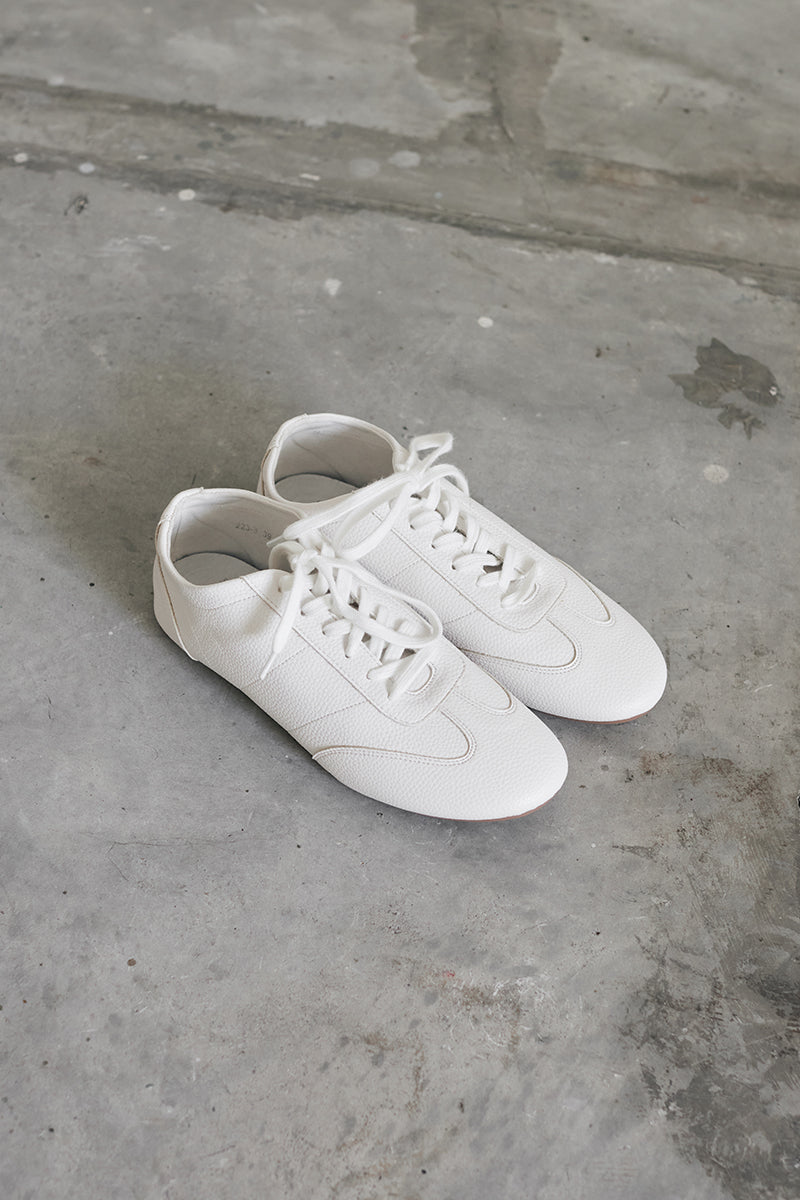 Kennedy Pebbled Sneakers in White - Image 7