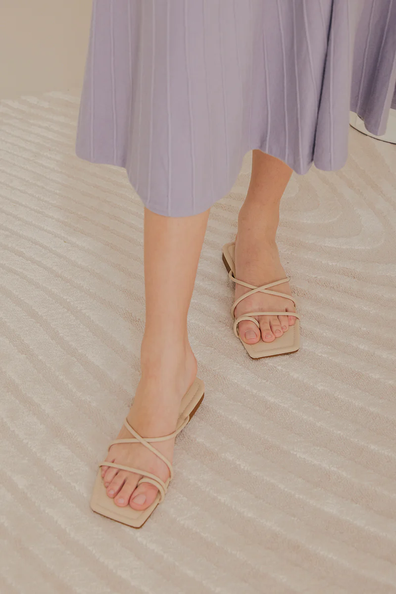 Leigh Strappy Sliders in Oat - Image 4