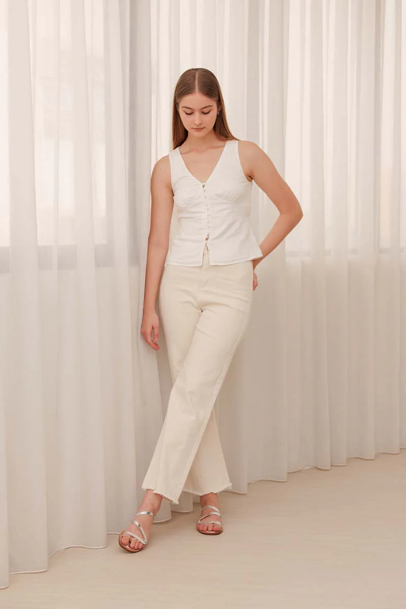 Léon Strappy Sandals in Silver - Image 3