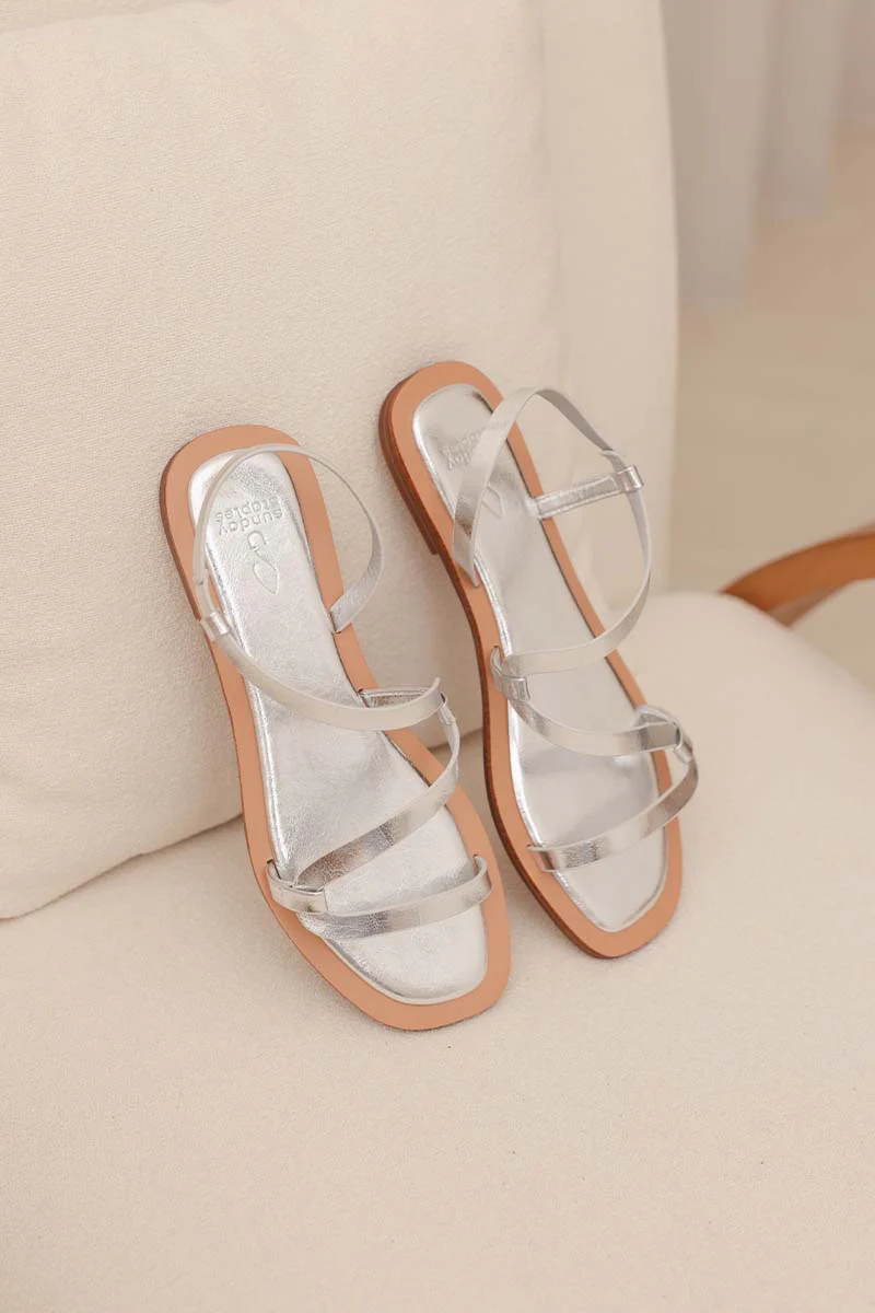 Léon Strappy Sandals in Silver - Image 7