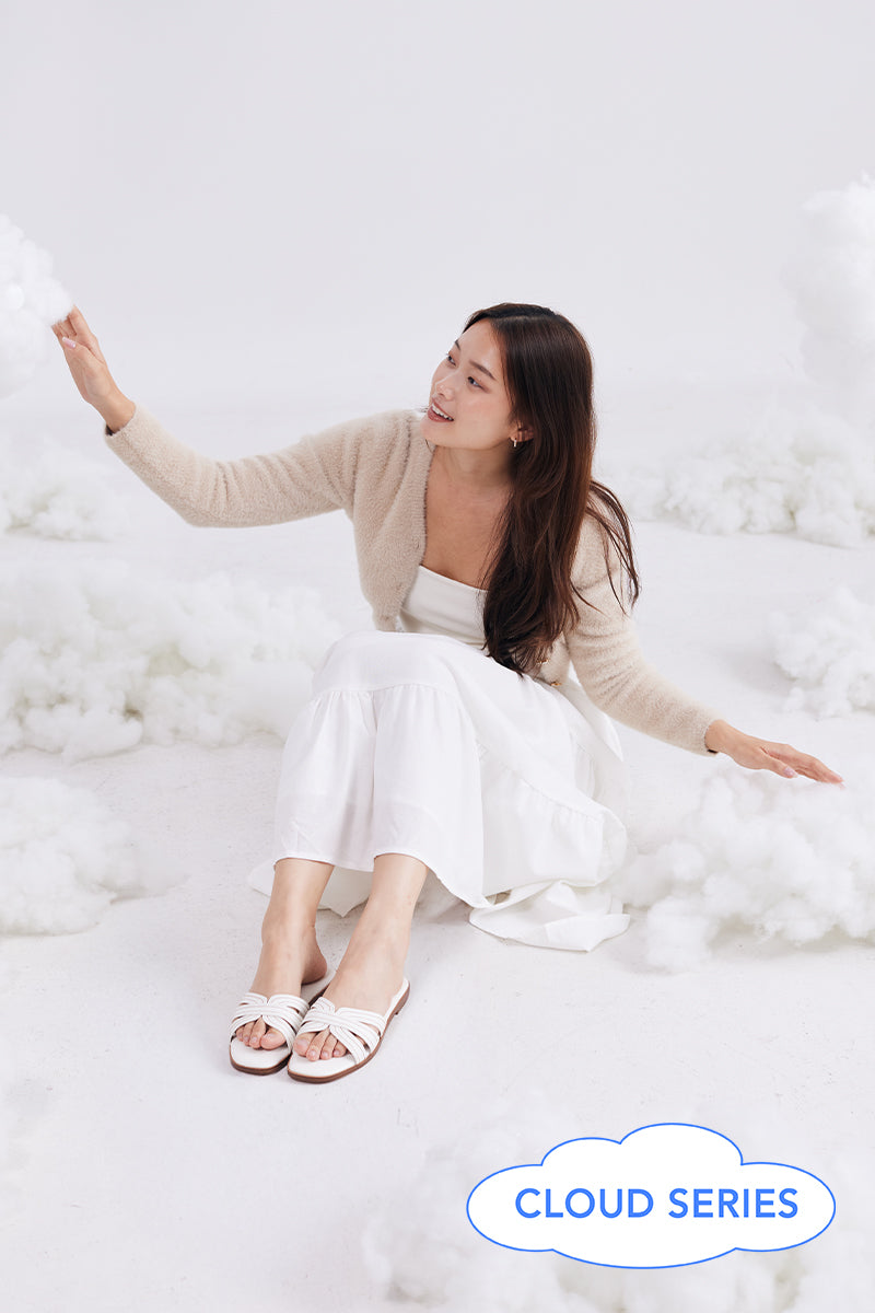 Leone Interlocking Cloud Sliders in White - Image 2