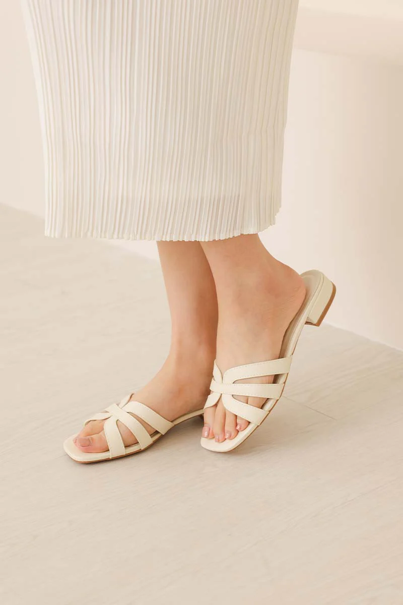Levi Interlocking Sliders in Cream - Image 4