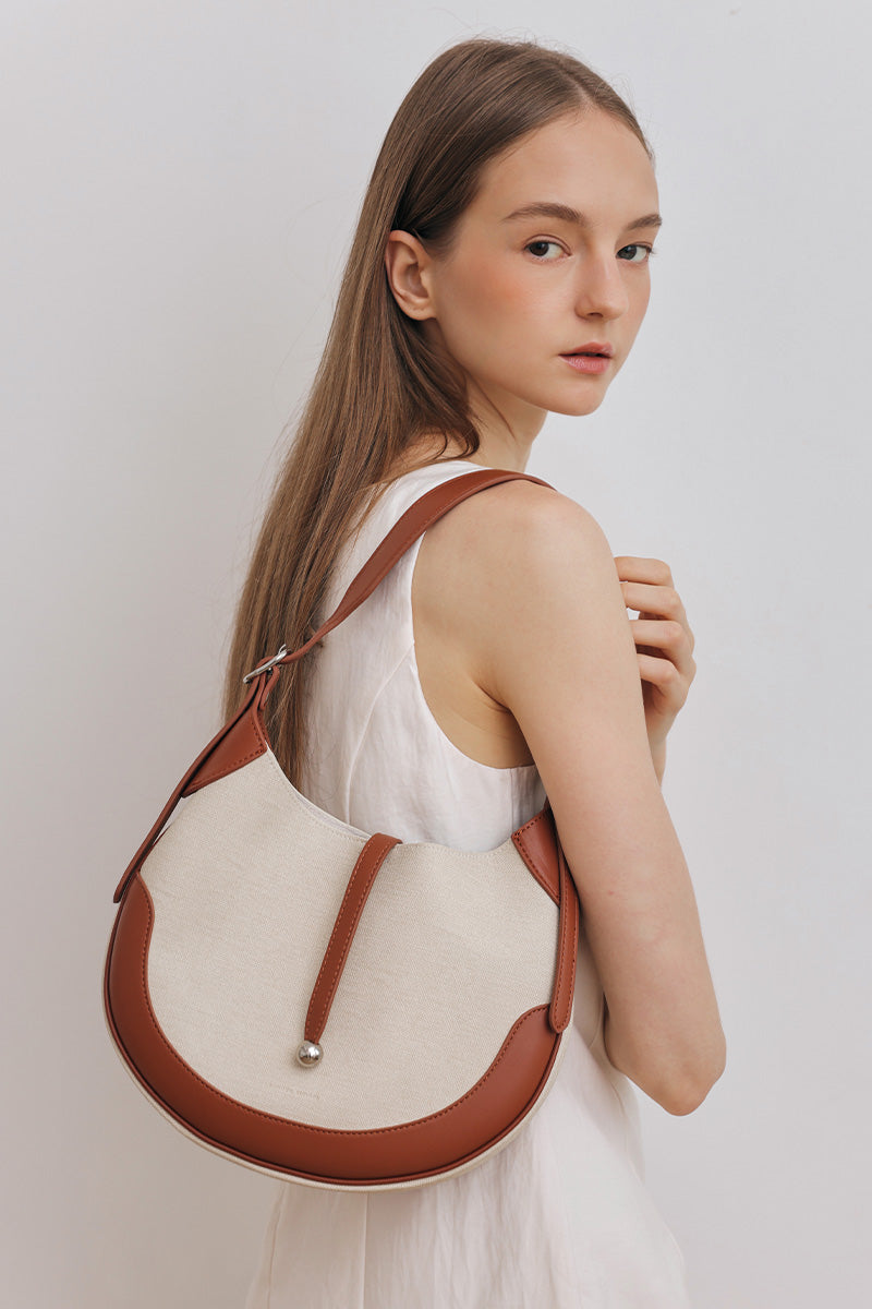 Lisbon Shoulder Bag in Canvas/Brown - Image 5