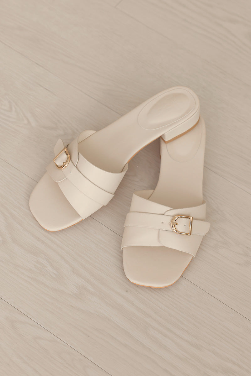 Liva Sliders in Cream - Image 4
