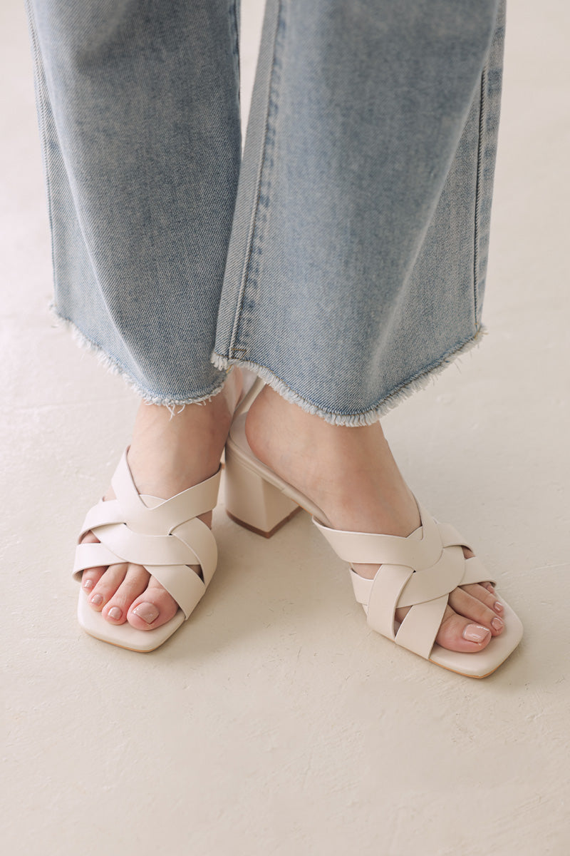 Luma Interlocking Block Heels in Cream - Image 4