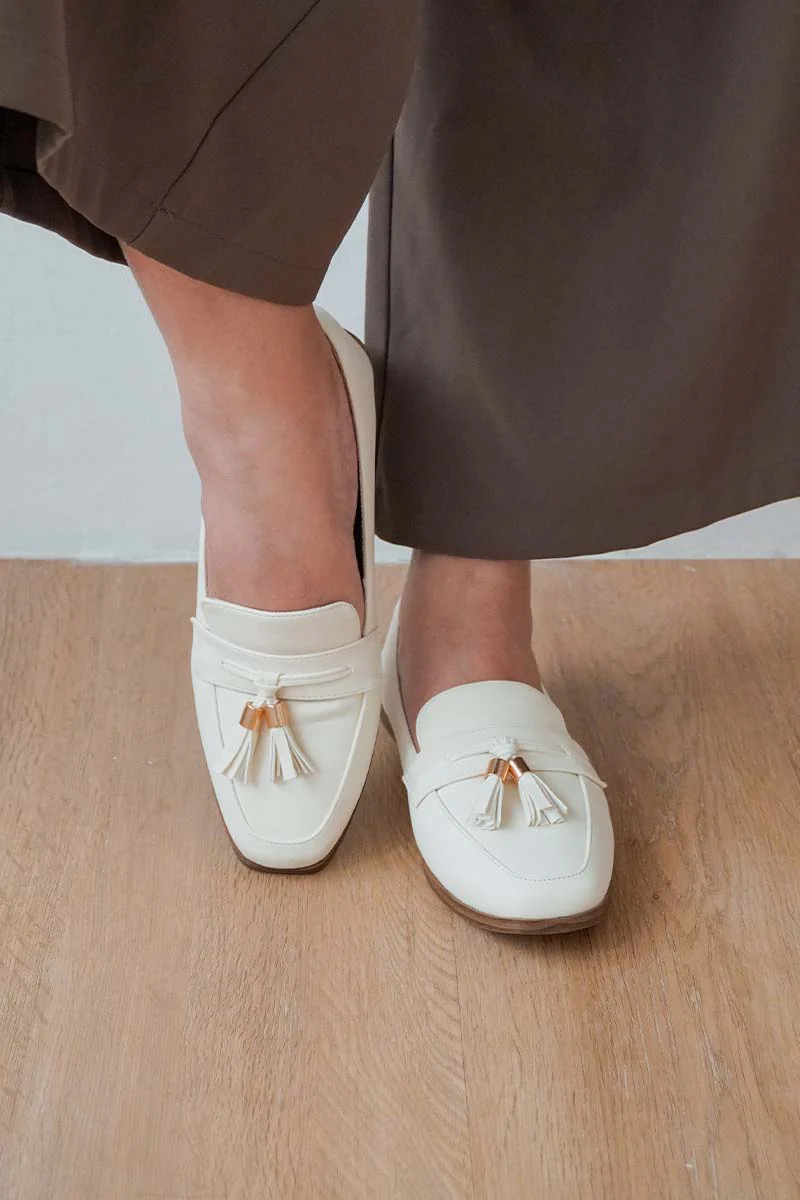 Lunelle Loafers in Waterproof Suede Cream