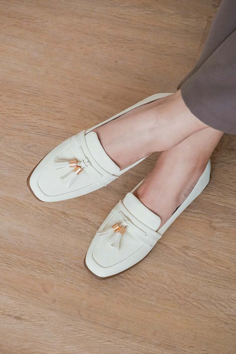 Lunelle Loafers in Waterproof Suede Cream - Image 5