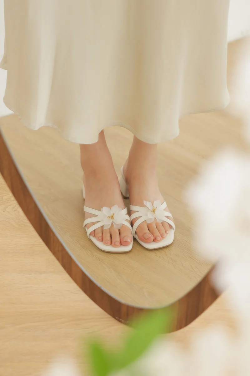 Magnolia Block Heels in Cream - Image 7