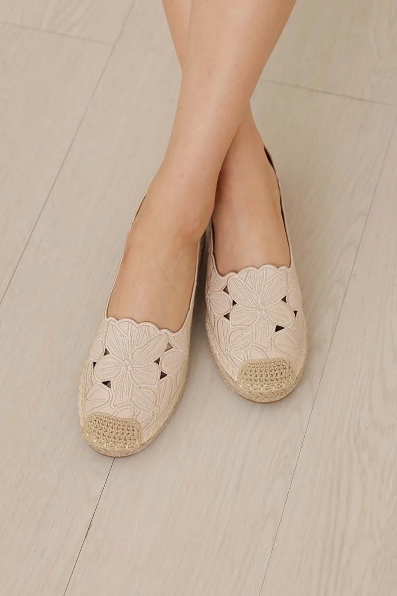 Maris Floral Espadrille in Cream - Image 3