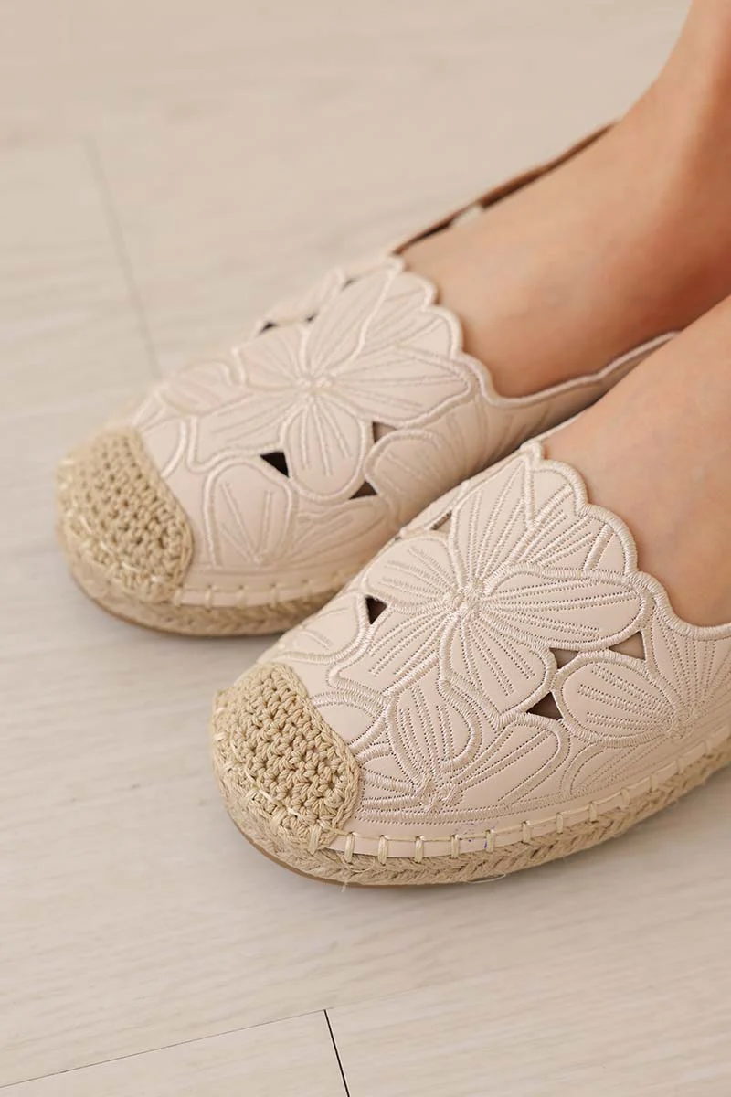 Maris Floral Espadrille in Cream - Image 4