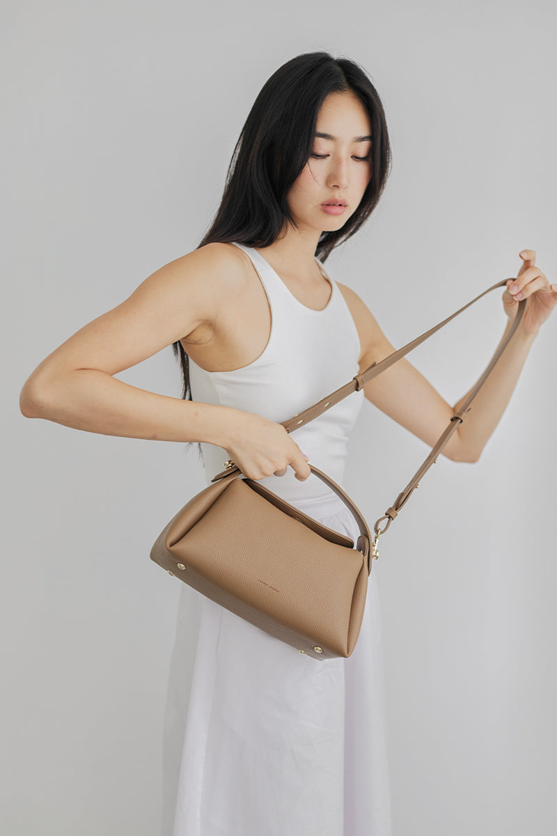 Milan 28 Top-handle Bag in Hazelnut - Image 4