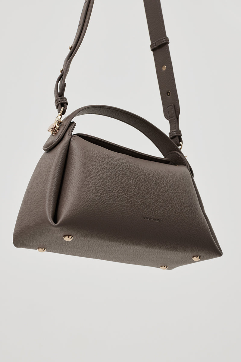 Milan 28 Top-handle Bag in Pebble - Image 4