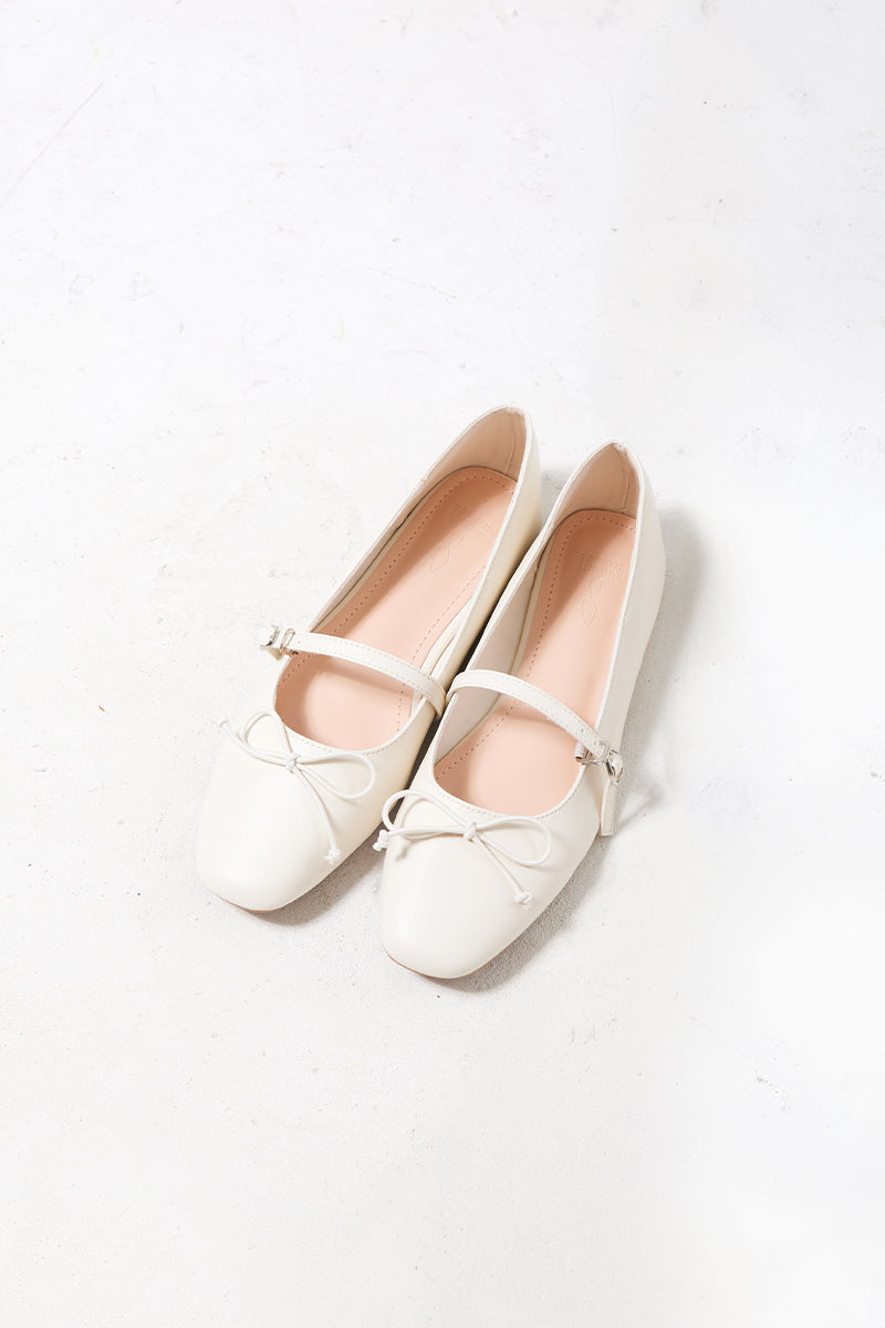 Misty Ballet Maryjane Flats in Cream - Image 5