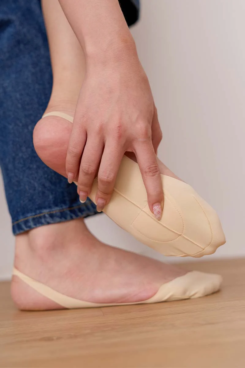 2-Pair Pack Non Slip Invisible Slingback Socks in Nude - Image 4