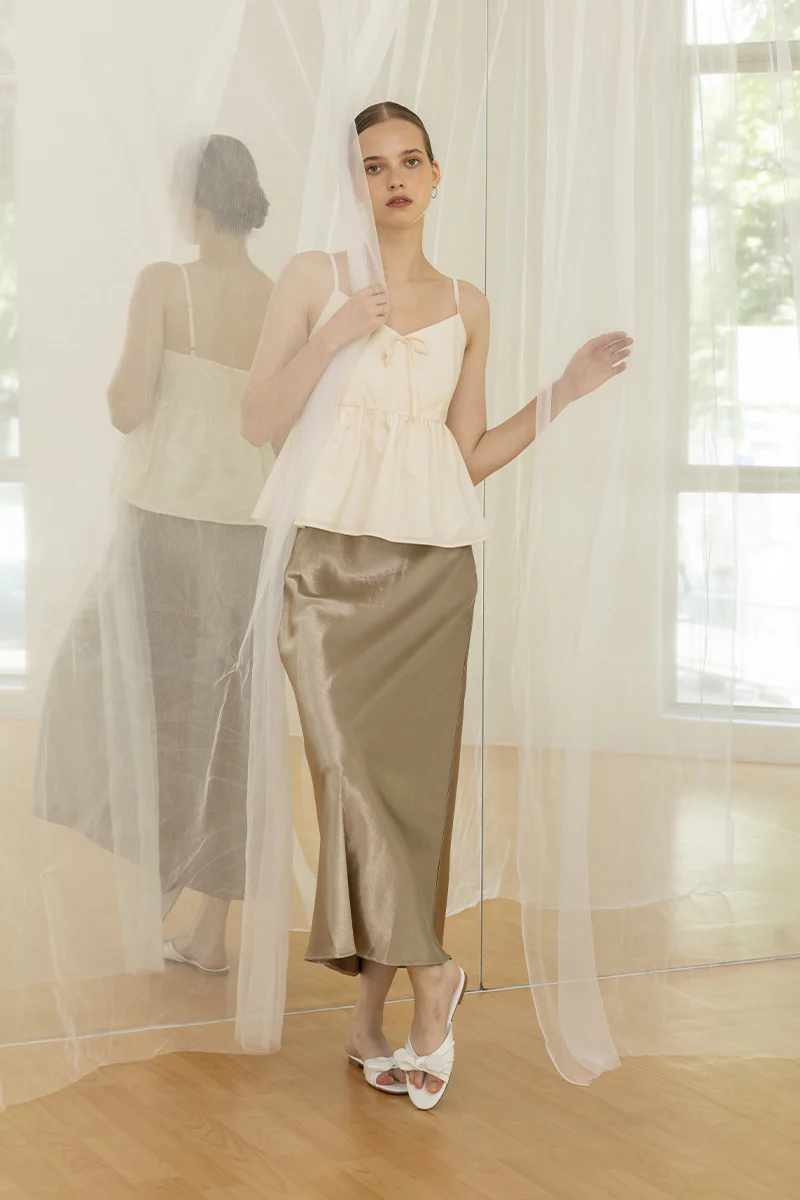 Novalie Knotted Sliders in White