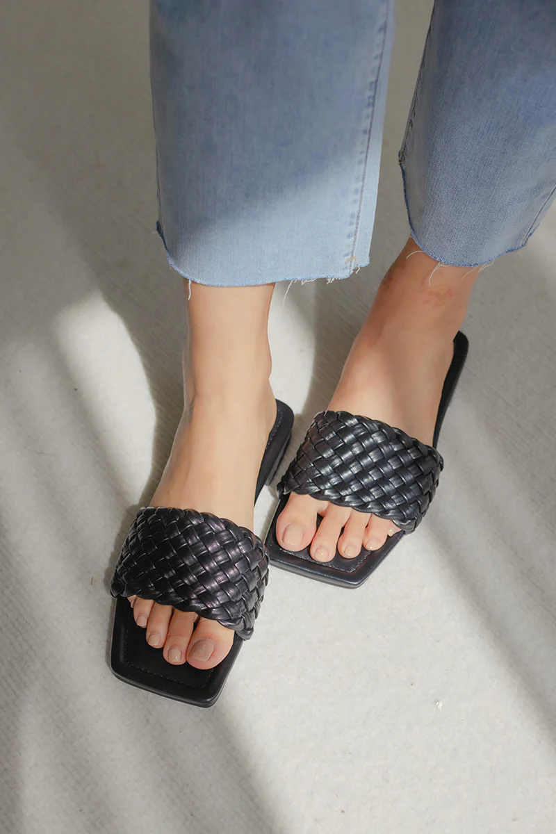 Olympia Weaved Sliders in Black - Image 7