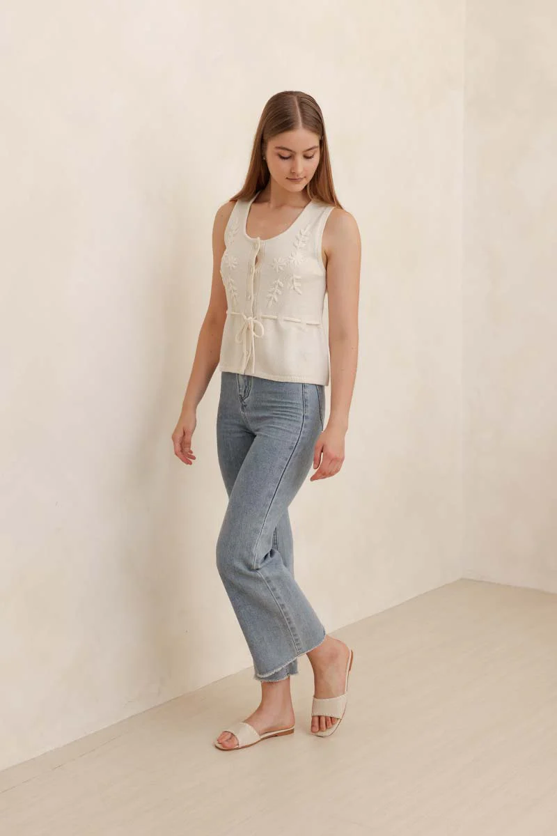 Onda Crochet Sliders in Waterproof Linen - Image 3