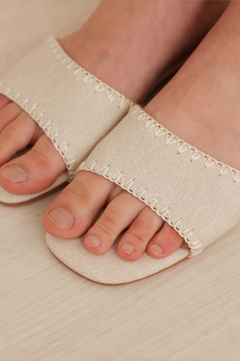 Onda Crochet Sliders in Waterproof Linen - Image 5
