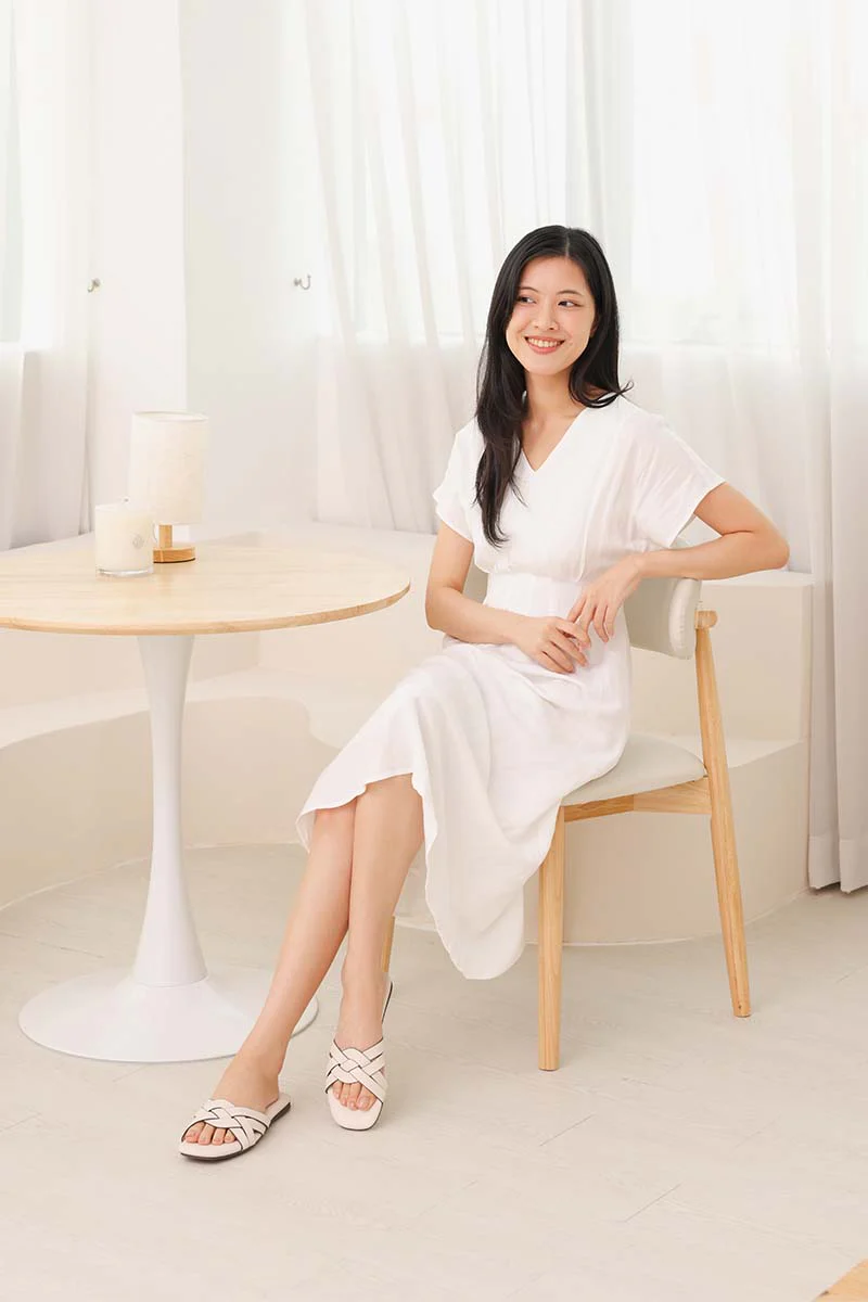 Primo Interlocking Cloud Sliders in Cream - Image 6