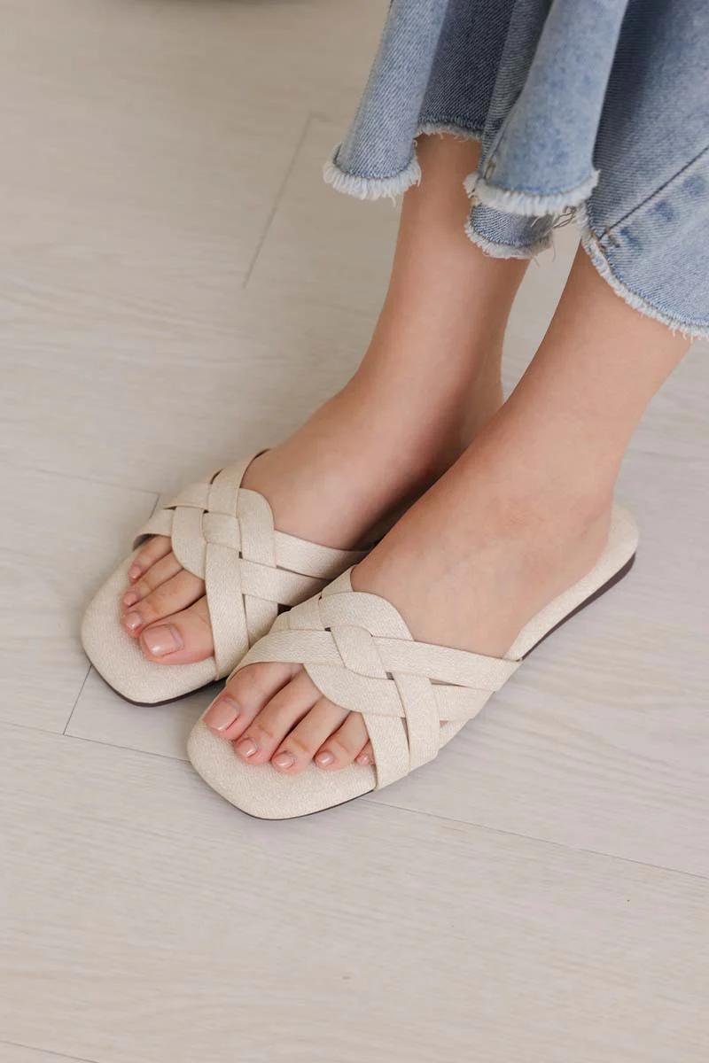 Primo Interlocking Cloud Sliders in Waterproof Linen - Image 6
